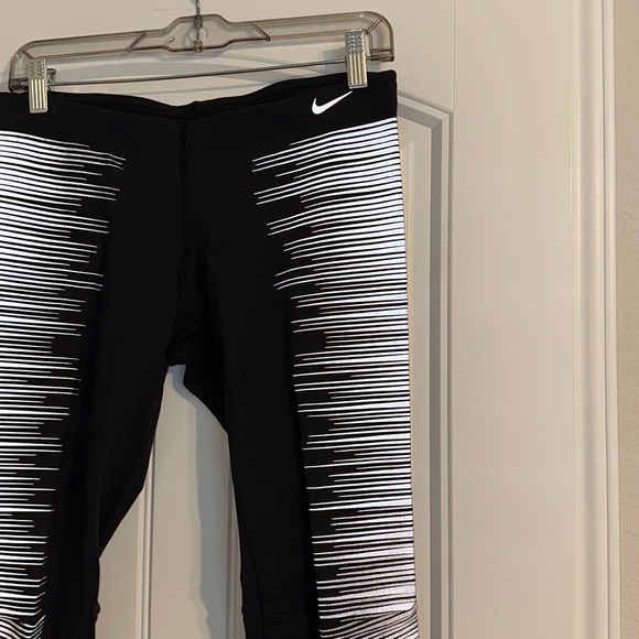 Nike Reflective Leggings - Picture 4 of 9